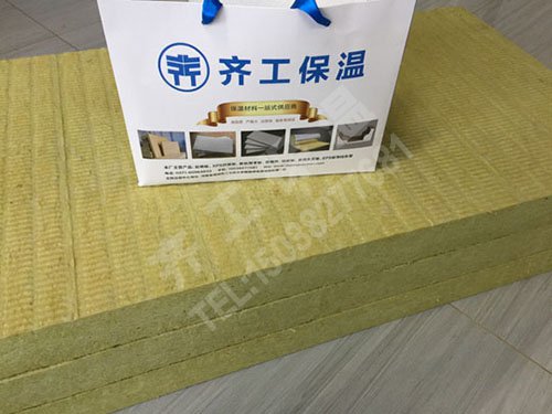 巖棉板一般采用條粘法或點粘法